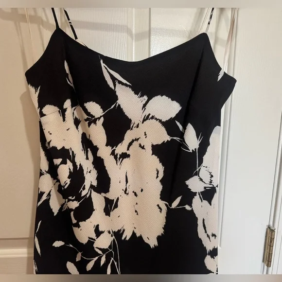 Lauren Ralph Lauren Elegant Black and White Asymmetrical Floral Dress size 10 - Picture 3 of 7